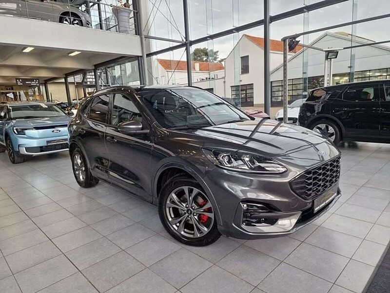 Ford Kuga ST-LINE X BENZINE FULL OPTION EN 3 JAAR WAARBORG