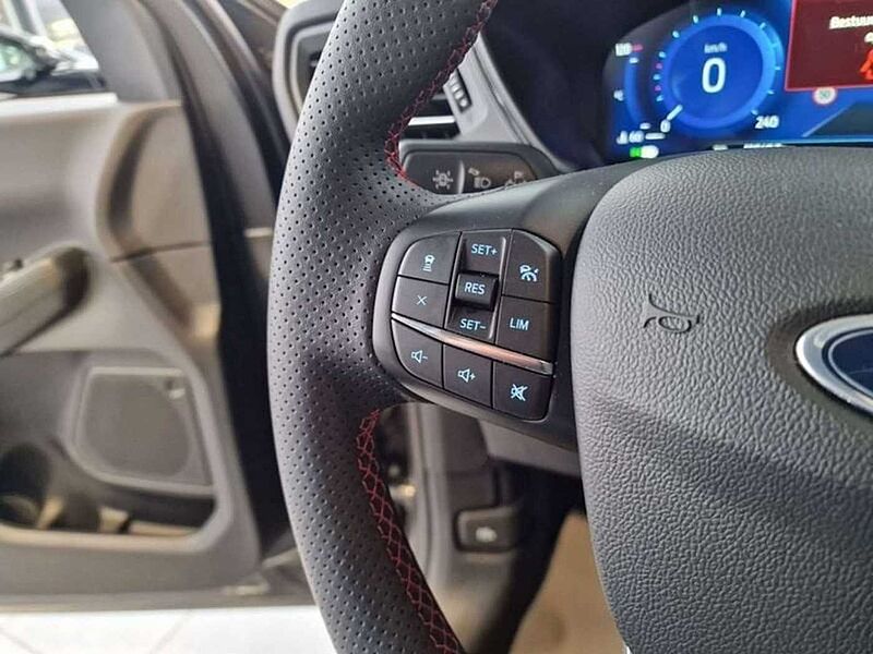 Ford Kuga ST-LINE X BENZINE FULL OPTION EN 3 JAAR WAARBORG