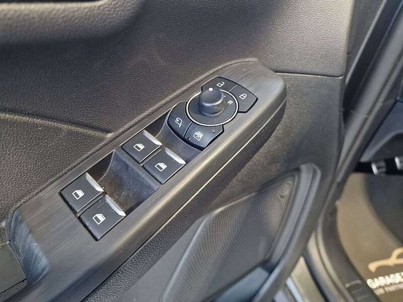 Ford Kuga ST-LINE X BENZINE FULL OPTION EN 3 JAAR WAARBORG