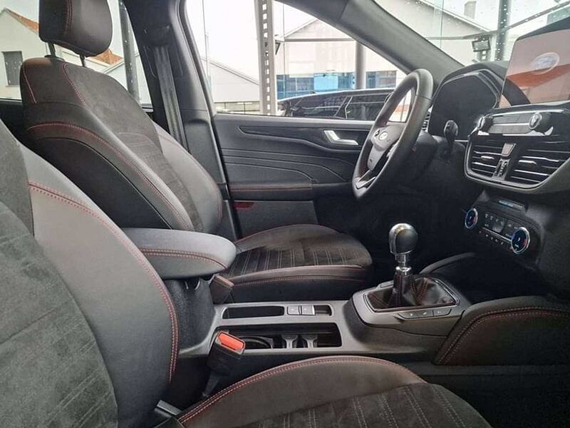 Ford Kuga ST-LINE X BENZINE FULL OPTION EN 3 JAAR WAARBORG