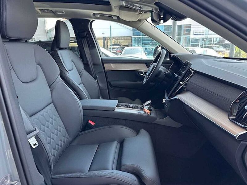 Volvo XC90 PLUS DARK PLUG-IN HYBRID 7 ZITPLAATSEN