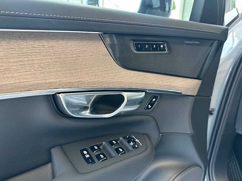 Volvo XC90 PLUS DARK PLUG-IN HYBRID 7 ZITPLAATSEN