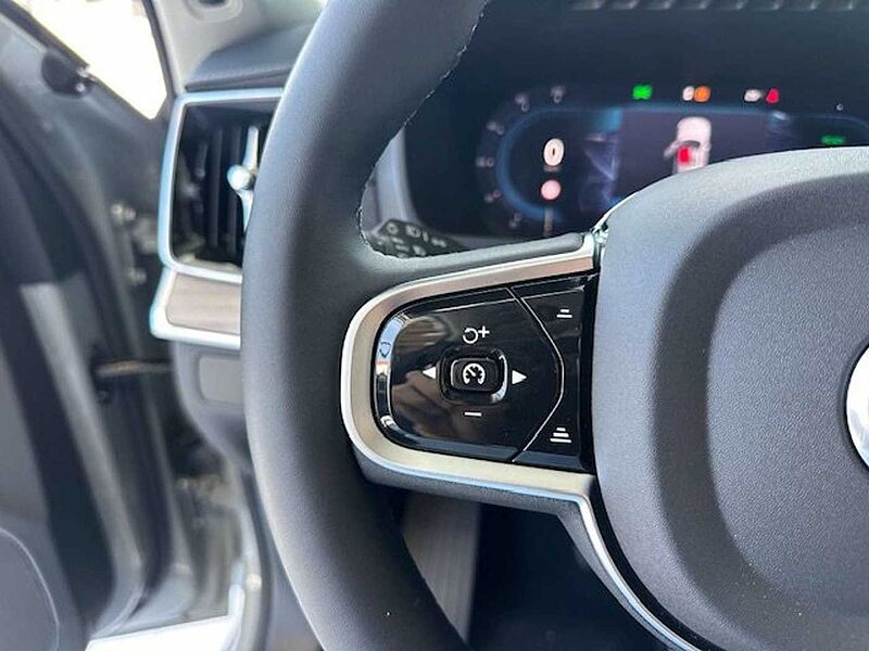 Volvo XC90 PLUS DARK PLUG-IN HYBRID 7 ZITPLAATSEN