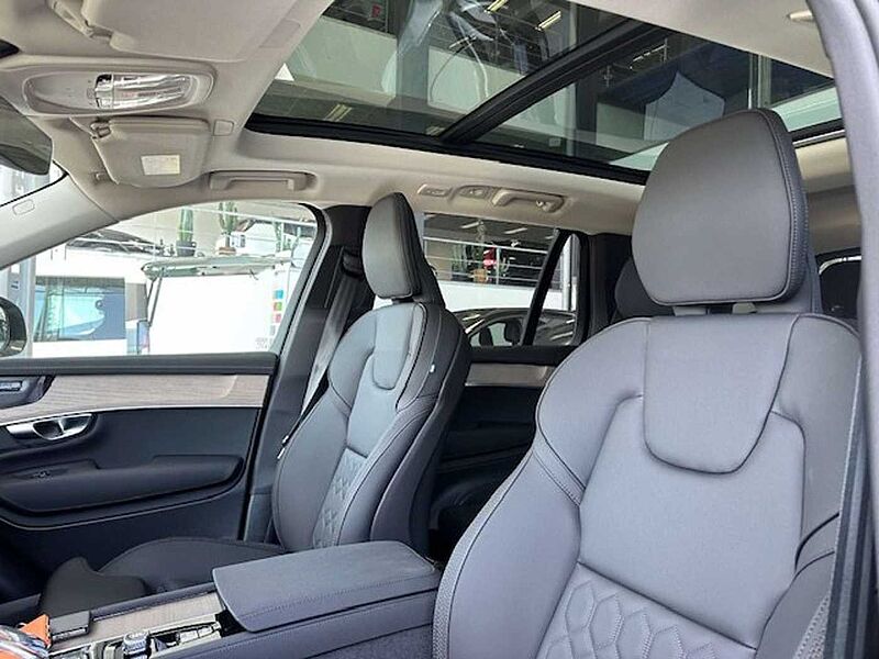 Volvo XC90 PLUS DARK PLUG-IN HYBRID 7 ZITPLAATSEN
