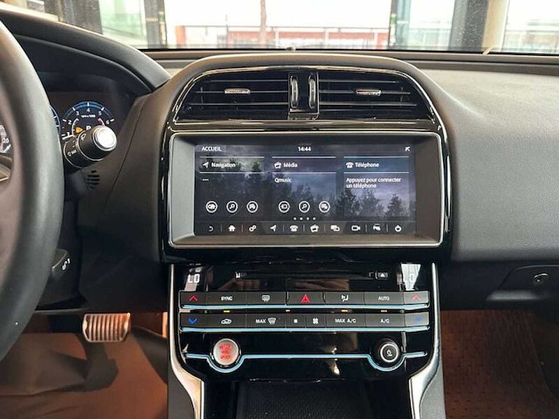 Jaguar XE P200 BENZINE AUTOMAAT