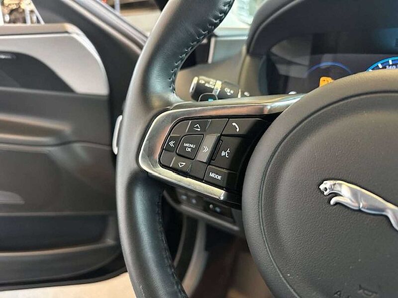 Jaguar XE P200 BENZINE AUTOMAAT