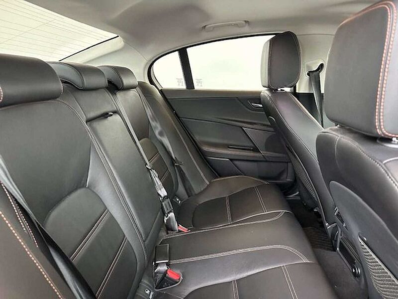 Jaguar XE P200 BENZINE AUTOMAAT