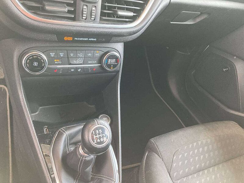 Ford Fiesta TITANIUM BENZINE 125PK
