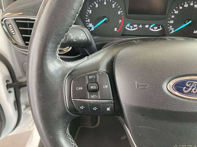 Ford Fiesta TITANIUM BENZINE 125PK
