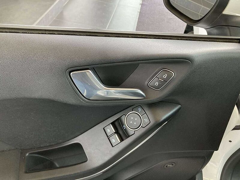 Ford Fiesta TITANIUM BENZINE 125PK