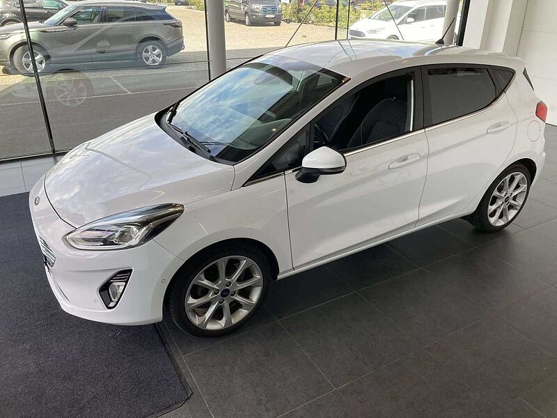 Ford Fiesta TITANIUM BENZINE 125PK