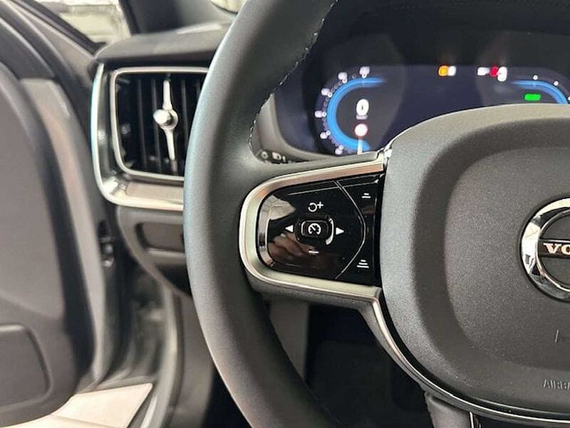 Volvo V60 ULTRA DARK PLUG-IN HYBRID OPEN DAK+TAL VAN OPTIES