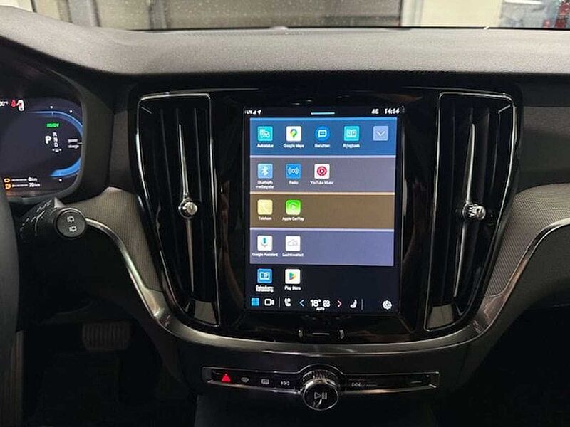 Volvo V60 ULTRA DARK PLUG-IN HYBRID OPEN DAK+TAL VAN OPTIES