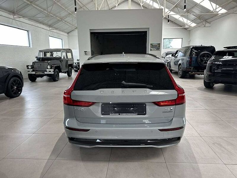 Volvo V60 ULTRA DARK PLUG-IN HYBRID OPEN DAK+TAL VAN OPTIES