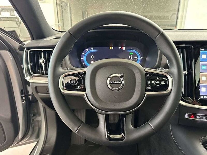 Volvo V60 ULTRA DARK PLUG-IN HYBRID OPEN DAK+TAL VAN OPTIES