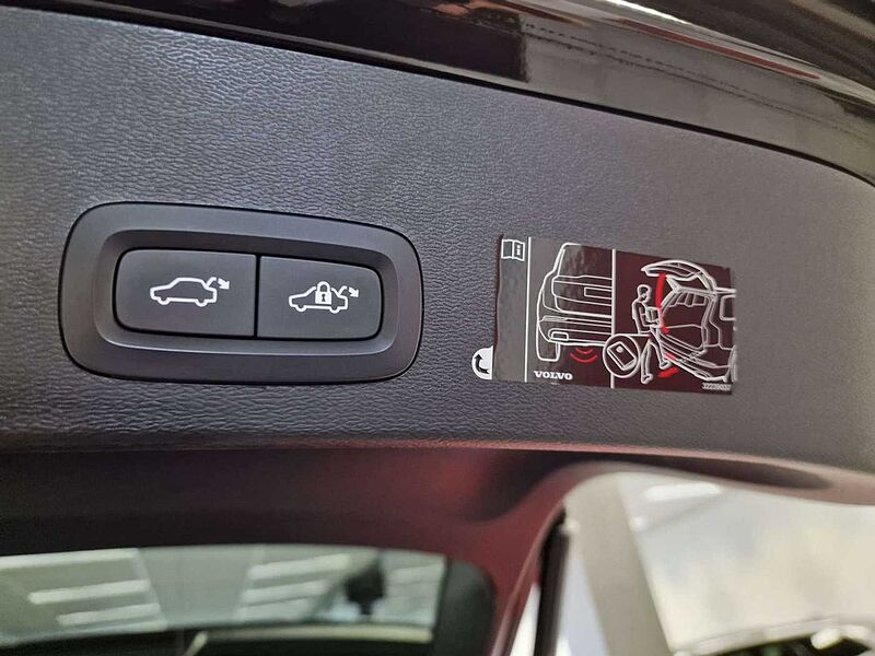 Volvo XC40 R-DESIGN PLUG-IN HYBRID AUTOMAAT