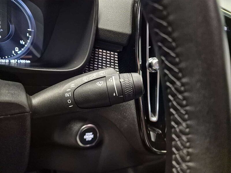 Volvo XC40 R-DESIGN PLUG-IN HYBRID AUTOMAAT