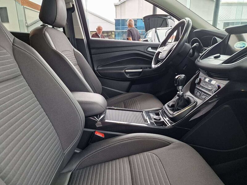 Ford Kuga TITANIUM BENZINE OPEN DAK
