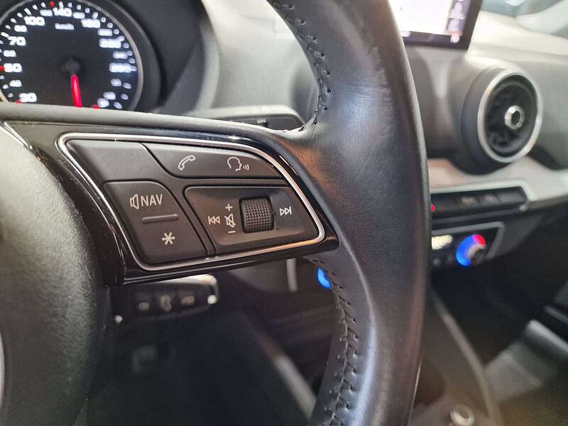 Audi Q2 BENZINE-LEDER-GPS-73000KM! !!!
