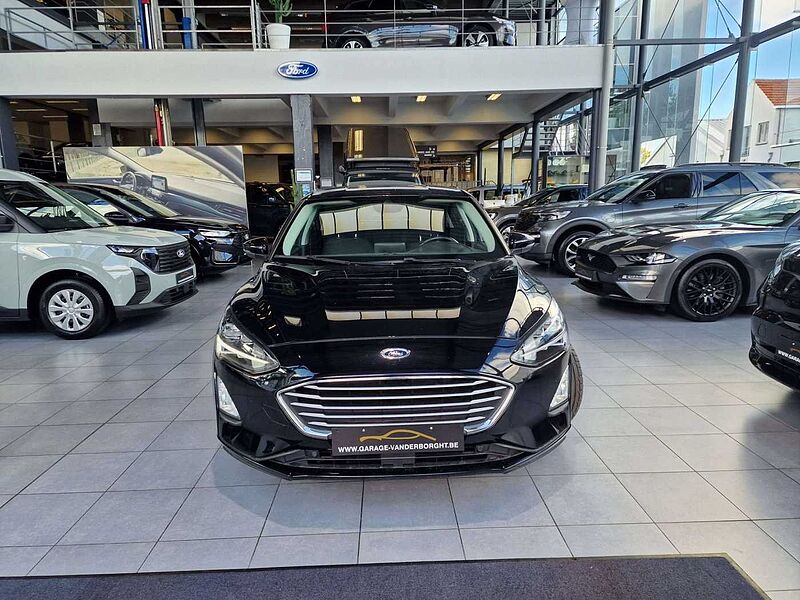 Ford Focus TITANIUM BENZINE