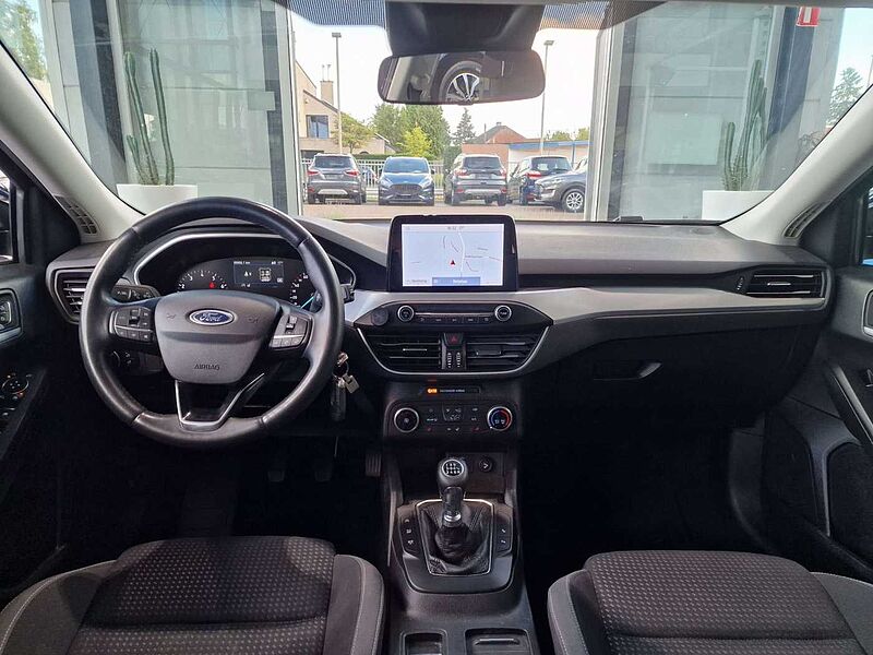 Ford Focus TITANIUM BENZINE