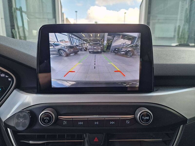 Ford Focus TITANIUM BENZINE