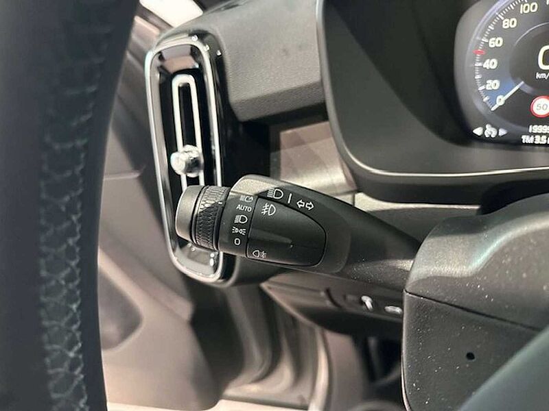 Volvo XC40 PLUS DARK PLUG-IN HYBRID 19000KM! !!