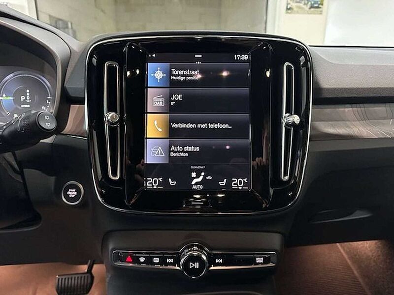 Volvo XC40 PLUS DARK PLUG-IN HYBRID 19000KM! !!