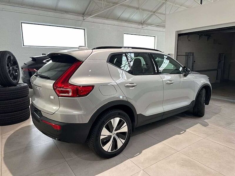 Volvo XC40 PLUS DARK PLUG-IN HYBRID 19000KM! !!
