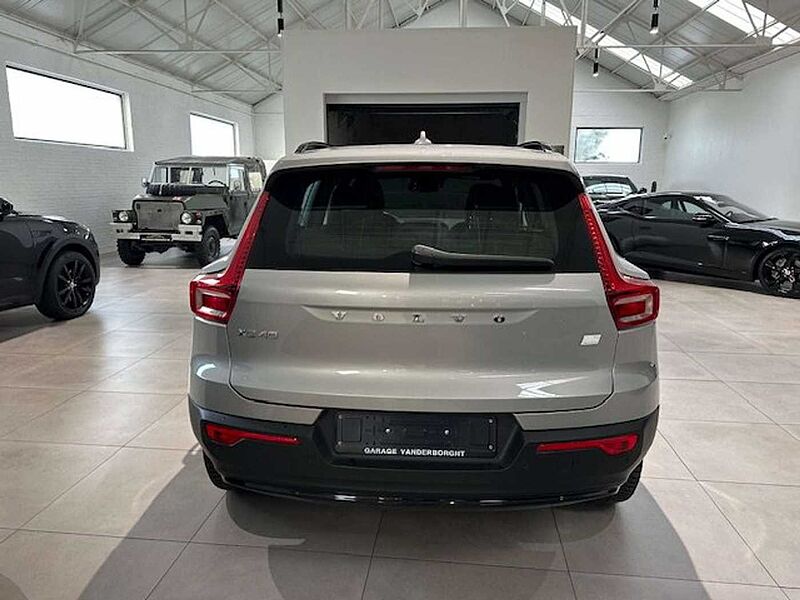 Volvo XC40 PLUS DARK PLUG-IN HYBRID 19000KM! !!