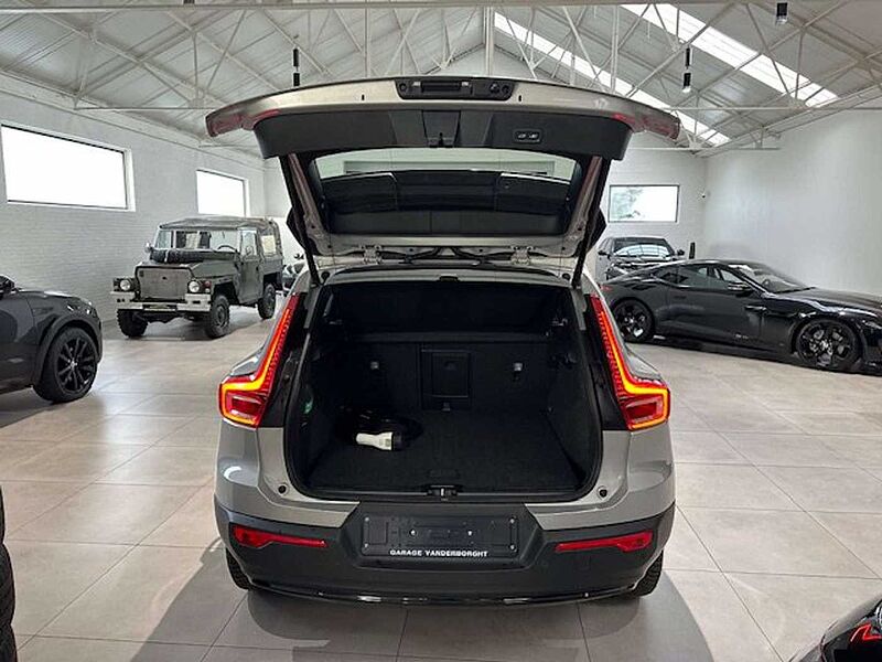Volvo XC40 PLUS DARK PLUG-IN HYBRID 19000KM! !!