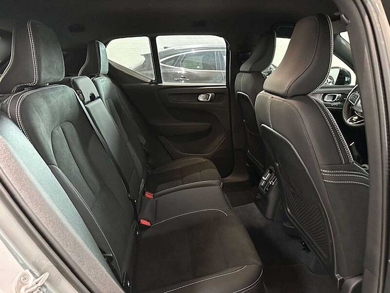 Volvo XC40 PLUS DARK PLUG-IN HYBRID 19000KM! !!