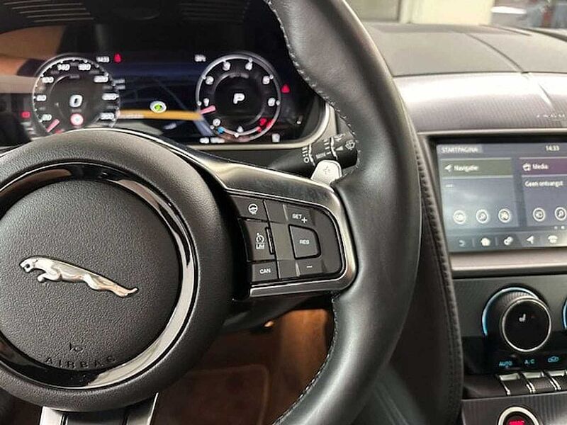 Jaguar F-Type R-DYNAMIC FULL OPTION  SLECHTS 26000KM! !!!